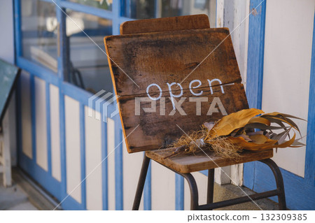 [Misaki, Ako City] Wooden OPEN sign 132309385