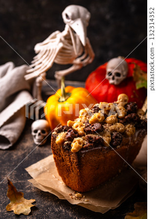 Halloween cake decorated with skull 132314352