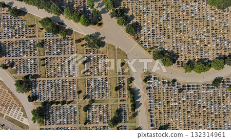 Densely packed cemetery graveyard 132314961