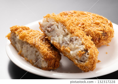 [Yamagata Prefecture] Yonezawa Beef Croquettes 132317228
