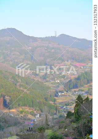 Village of Hanamomo, a rural mountain shrouded in spring mist, with houses built on the slopes, Higashichichibu Village Village of Hanamomo, a rural mountain shrouded in spring mist, with houses built on the slopes, Higashichichibu Village 132317933