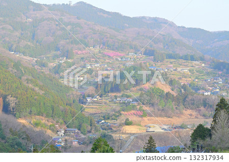 Village of Hanamomo, a rural mountain shrouded in spring mist, with houses built on the slopes, Higashichichibu Village Village of Hanamomo, a rural mountain shrouded in spring mist, with houses built on the slopes, Higashichichibu Village 132317934