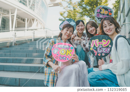 女生 女孩 女性 132319085