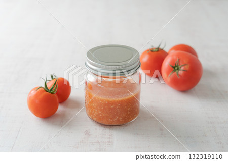 番茄和瓶裝番茄曲霉 番茄和瓶裝番茄曲霉 132319110