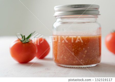 Tomatoes and bottled tomato koji Tomatoes and bottled tomato koji 132319117