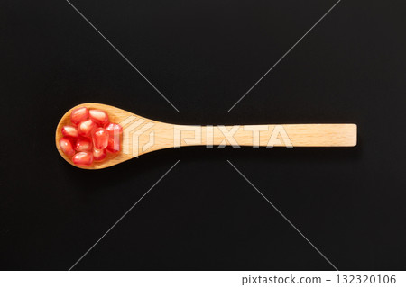 pomegranate  132320106