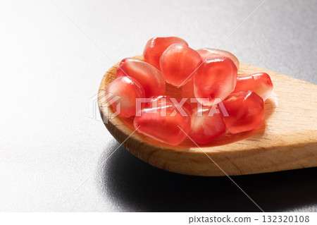 pomegranate  132320108