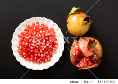 pomegranate pomegranate 132320109