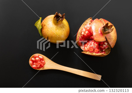 pomegranate  132320113
