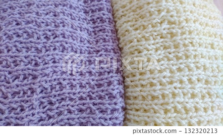 紫色和白色手工編織 紫色和白色手工編織 132320213