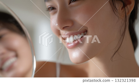 A woman doing skin care [beauty advertisement] 132321398