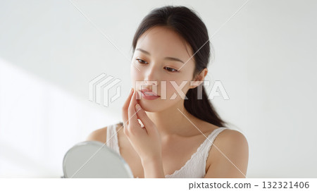 女性患有皮膚病 132321406