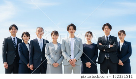 A large group of business people lining up 132321511