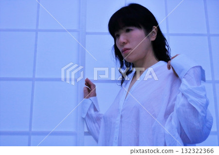 年輕的女士 年輕的女士 132322366