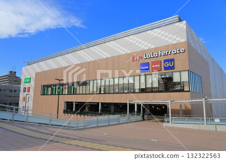 Lala Terrace Kita-Ayase, directly connected to the Tokyo Metro Chiyoda Line station Lala Terrace Kita-Ayase, directly connected to the Tokyo Metro Chiyoda Line station 132322563