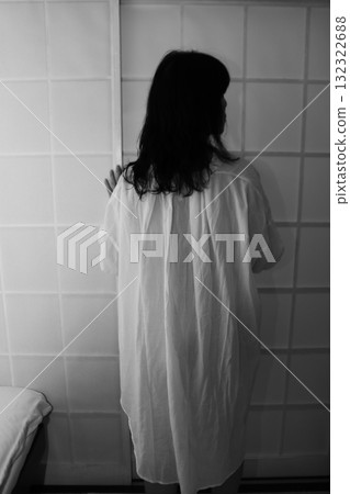 depressed woman 132322688