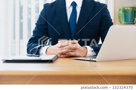 商人的手 商人的手 132324370