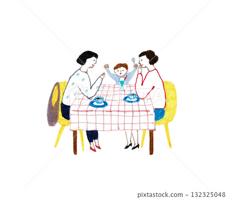 媽媽朋友在餐桌上交談 132325048