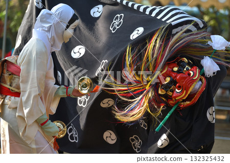 Lion Dance Kobe City Intangible Cultural Heritage Kagura Lion of Minamisooo 132325432