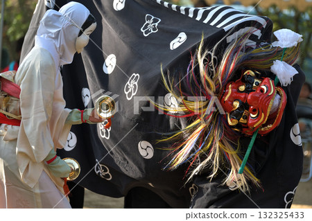 Lion Dance Kobe City Intangible Cultural Heritage Kagura Lion of Minamisooo Lion Dance Kobe City Intangible Cultural Heritage Kagura Lion of Minamisooo 132325433