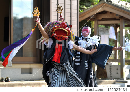 Lion Dance Kobe City Intangible Cultural Heritage Kagura Lion of Minamisooo 132325484
