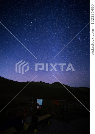 曾尼高原的紫芒-星空下的散步路 曾尼高原的紫芒-星空下的散步路 132325490