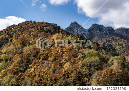 Autumn leaves of Jozankei 132325898