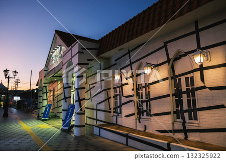 [Uno area, Okayama Prefecture] Station lit up at night 132325922