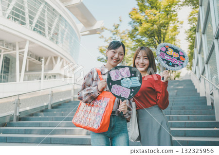 live, female, females 132325956