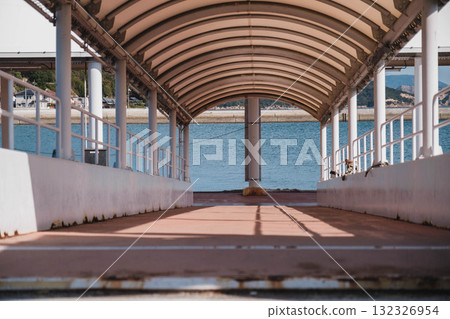 [Uno Port] Nostalgic scenery of a rural port town 132326954