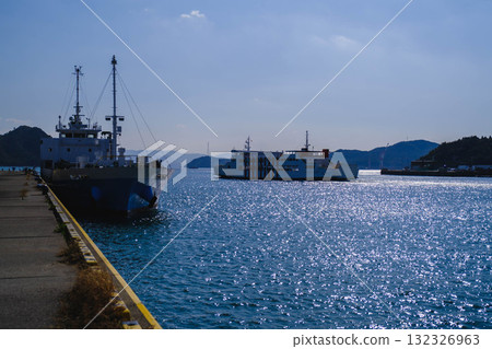 [Uno Port] Nostalgic scenery of a rural port town 132326963