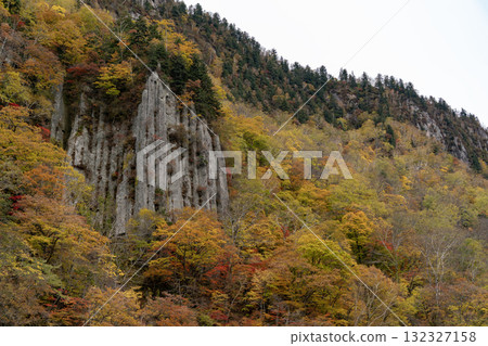 天人峽的秋天 132327158
