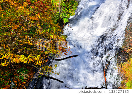 Autumn leaves at Yutaki Falls, one of the three famous waterfalls in Oku-Nikko Autumn leaves at Yutaki Falls, one of the three famous waterfalls in Oku-Nikko 132327185