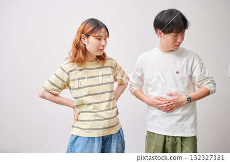 面對面的夫婦,孕婦,孕婦 面對面的夫婦,孕婦,孕婦 132327381