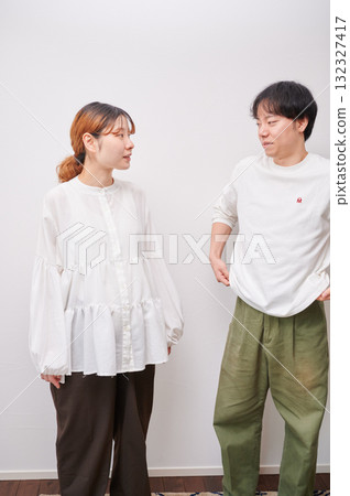 Couple facing each other, pregnant woman, maternity Couple facing each other, pregnant woman, maternity 132327417