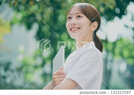 一名女護士的肖像 132327597