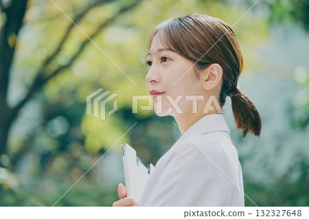 一名女護士的肖像 一名女護士的肖像 132327648