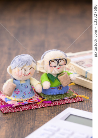 老年夫婦與金錢(+計算器) 老年夫婦與金錢(+計算器) 132327686