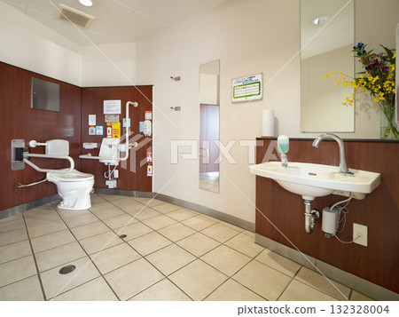 Multipurpose restroom 132328004