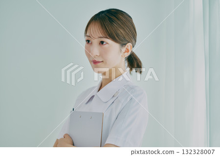 一名女護士的肖像 132328007