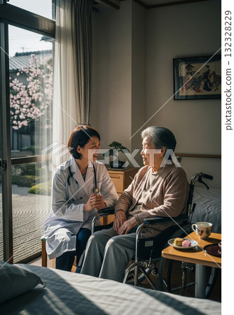 Careful examination and consultation for elderly people by female doctors 132328229