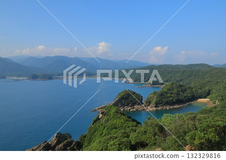 Beautiful coastline scenery with strangely shaped rock formations at Tatsukushi Coast in Kochi Beautiful coastline scenery with strangely shaped rock formations at Tatsukushi Coast in Kochi 132329816