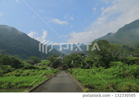 View of the road surface of Kataoka Submerged Bridge over the clear Niyodo River 132330505