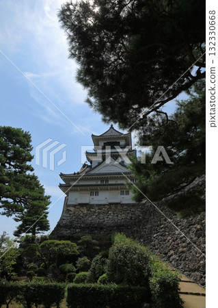 The beautiful three-story, six-storey Kochi Castle tower 132330668