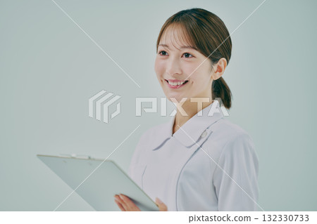 提供諮詢的女護士 132330733