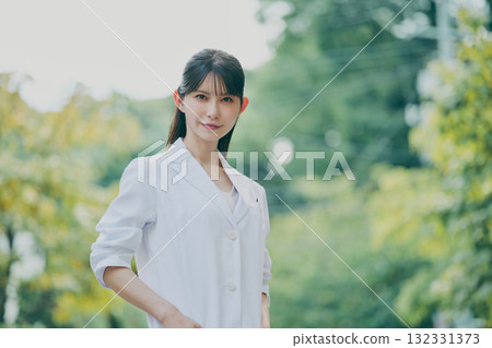 女醫生肖像 132331373