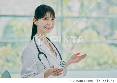 A female doctor who consults 132331974