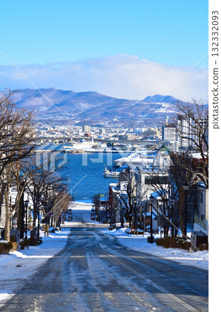 Winter Hakodate Hachimanzaka 132332093