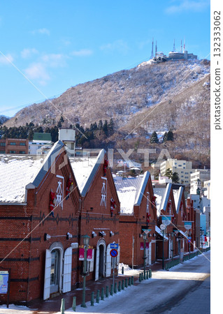冬季函館紅磚倉庫群函館山 冬季函館紅磚倉庫群函館山 132333062