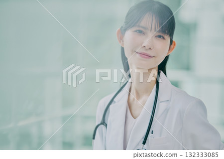 女醫生肖像 132333085